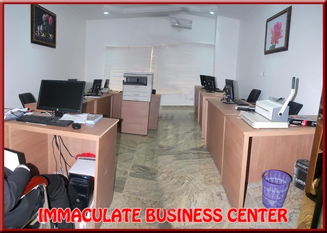 Immaculate Royal Int'L Hotel Owerri Bagian luar foto